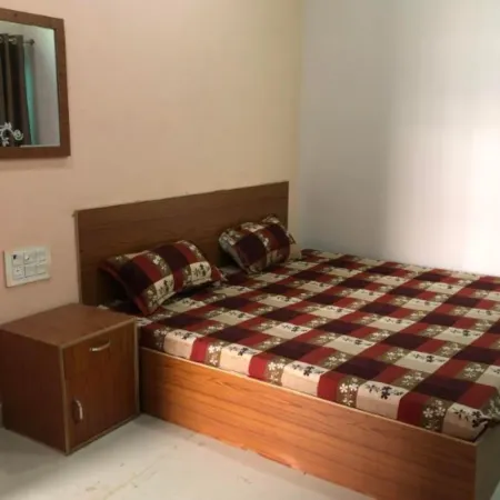 Hotel Saraswati Atithi Bhawan Vrindavan