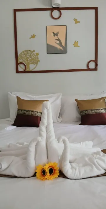 ห้องเตียงใหญ่มีหน้าต่าง