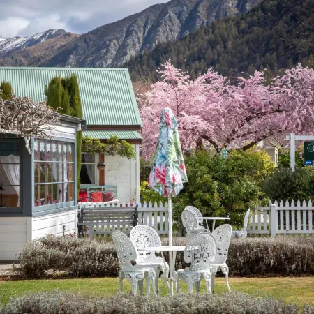 Settlers Cottage Motel