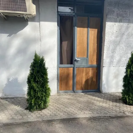 Vahe's Family Guest House Front Отели рядом с достопримечательностью «Железнодорожный вокзал Еревана»