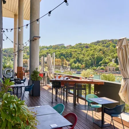 Novotel Lyon Centre Confluence Bord de Saone