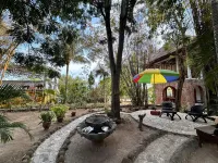 Mangga Lodge - parking