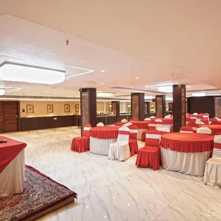 Hotel Ekta International !! 300 MTS from Baba Baidyanath Dham Temple !!