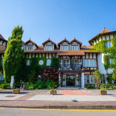 Hotel Torres de Somo โรงแรมใกล้หาดมักดาเลนา