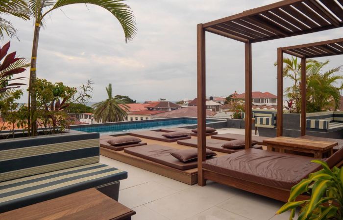 Dhow Palace Hotel