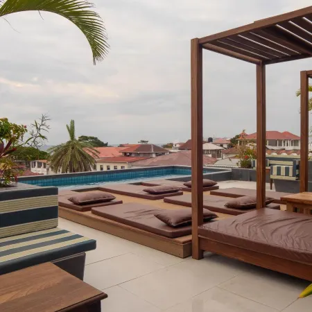 Dhow Palace Hotel
