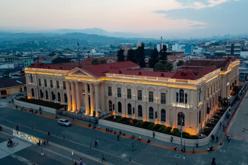 聖薩爾瓦多萬怡飯店