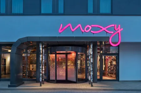 Moxy Duesseldorf City Отели рядом с достопримечательностью «Neuer Zollhof»