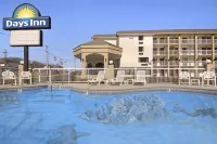 デイズ イン バイ ウィンダム アップル バレー ピジョン フォージ / セバービル