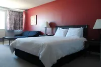 Ramada by Wyndham Florenceville Отели в г. 