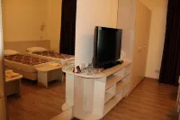 Hotel Akvareli Rus
