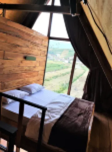 Cabin linggayoni Dieng