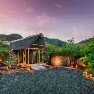 Lush Private Game Lodge Hotel Exterior
