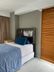 Staycation Cozy High Floor 3BR Apartment in Medan City Centre Các khách sạn ở 