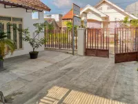RedDoorz Syariah Near Pasar Sleko Madiun Hotel a Pandean