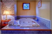 Blue Mountain Mist Country Inn - Romantic