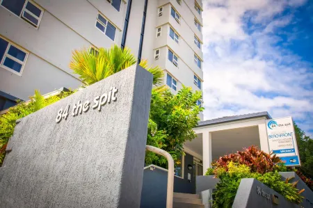 84 The Spit Holiday Apartments