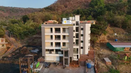 The Byke Skylark Seafront Resort, Dapoli Отели в г. Ладхар