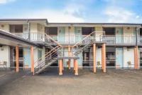 Nightcap at Horse and Jockey Hotel Hotels in Warwick