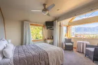 Nikau Lodge