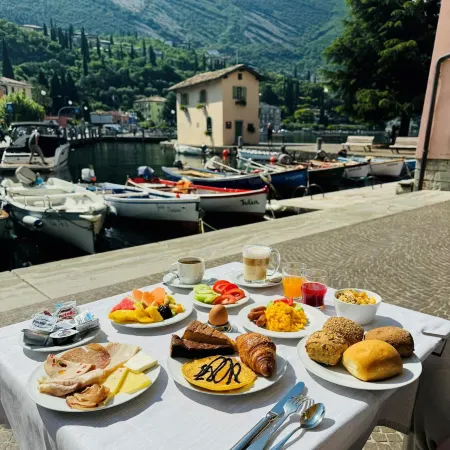 Hotel Benaco