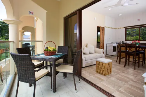 Stone Self Catering Apartment - Huoneistot