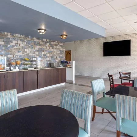 Super 8 by Wyndham Riverside Al Hotels in St. Clair County