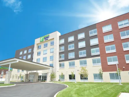 Holiday Inn Express & Suites Toledo West Отели в г. Толедо