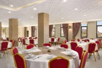 Ramada by Wyndham Elbistan - parking