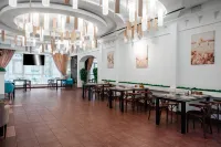 Cronwell Nika Centr Hotel