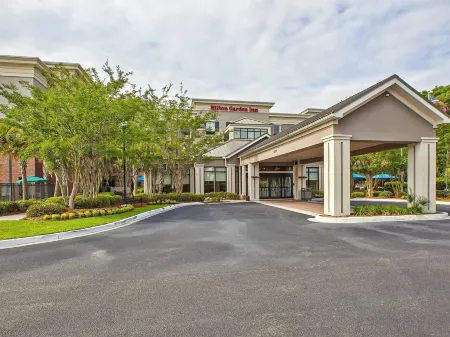 Hilton Garden Inn Beaufort Отели рядом с достопримечательностью «Spanish Moss Trail»