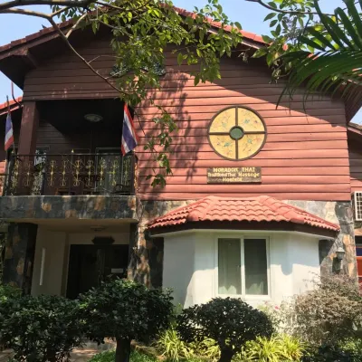 Moradokthai Guesthouse Отели рядом с достопримечательностью «Мусульманский район»
