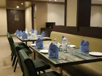 Kyriad Hotel Solapur by Othpl - sarapan