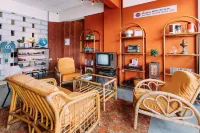 Walk-up to Siar - Children Not Allowed