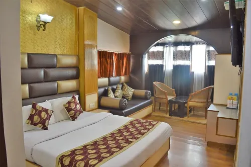 Hotel Sidharath - Airport Shuttle