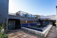 Ramada Suites by Wyndham Asuncion Aeropuerto - Pools