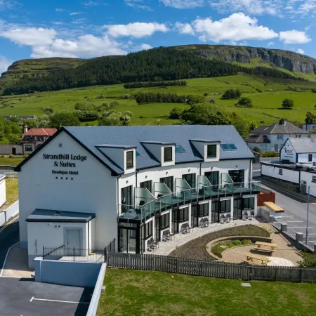 Strandhill Lodge and Suites Boutique Hotel