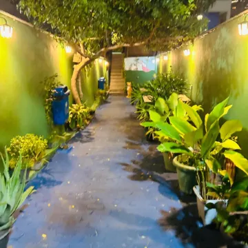 Onça da Praia Hostel