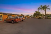 Plainsman Motel - Bãi đậu xe