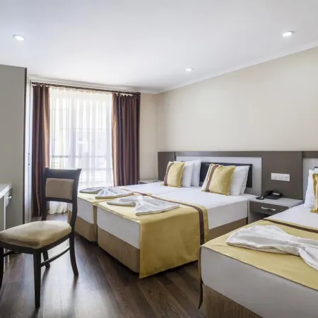Ayhan Hotel