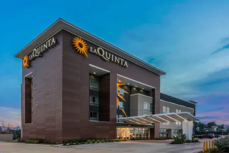 La Quinta Inn and Suites by Wyndham Houston Spring South