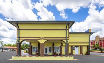 Days Inn by Wyndham Waycross