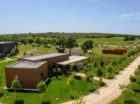 Meneghetti Wine Hotel and Winery - Relais & Chateaux Отели в г. Orbanici