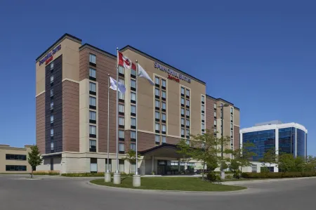 SpringHill Suites Toronto Vaughan Отели рядом с достопримечательностью «Кортрайт Сентр фор Консервейшен»
