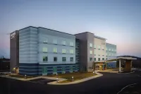 Fairfield Inn & Suites Knoxville Northwest فنادق في Powell