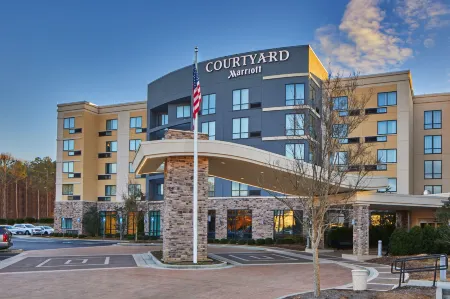 Courtyard Atlanta Lithia Springs Отели рядом с достопримечательностью «Парк штата Суитуотер Крик»