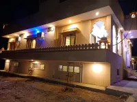 哈維裡復古飯店 Go Safari Online附近的飯店