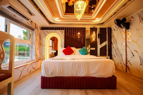 Sreekrishna Houseboat C/o Sreekrishna Ayurveda Panchakarma Centre