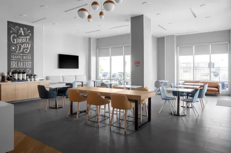 TownePlace Suites Tampa Clearwater Отели рядом с достопримечательностью «Клируотер Кантри Клаб»