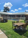 Regency Court Motel - Pool